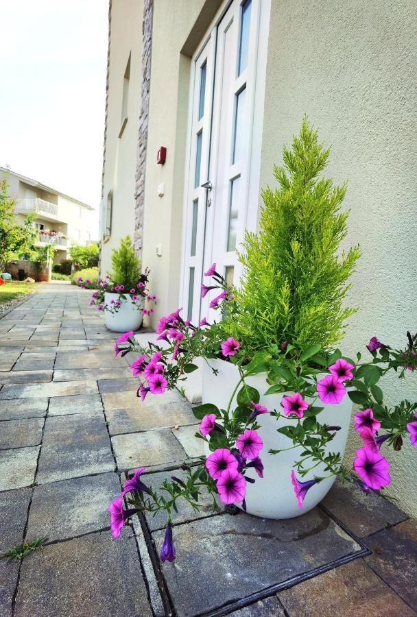 Guesthouse Olei Malinska Exteriér fotografie