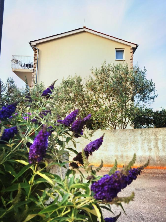 Guesthouse Olei Malinska Exteriér fotografie